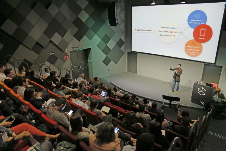 Customer Success Day by SenseData 2018 - Mateus Pestana, SenseData